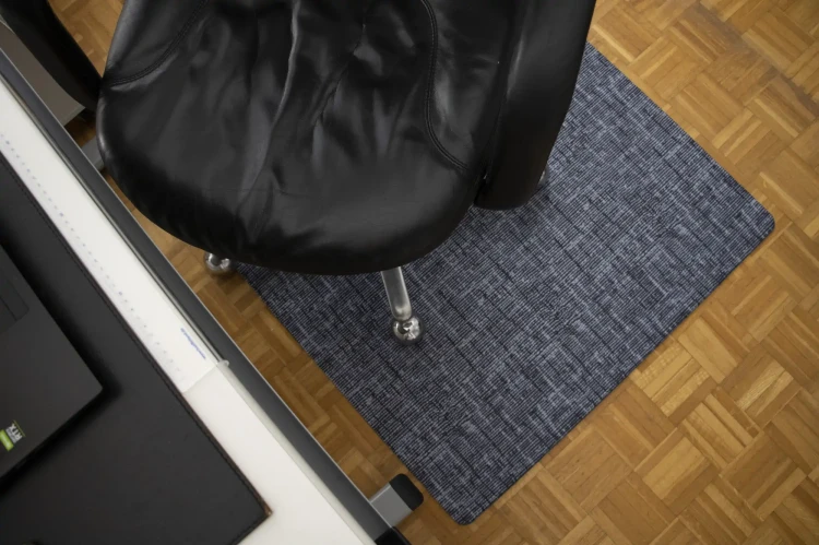 Mata podłogowa ochronna Office Floor Guard - mata ochraniacz podłogowy z logo pod krzesło